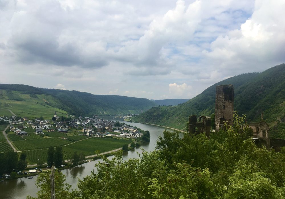 Beilstein Natururlaub Ferienhaus Urlaub Bienenhäuschen Natur Ferien Hunsrück Mosel Cochem Zell Liesenich Familienurlaub Geierlay Mörsdorf Beilstein Wandern Holiday Hunsrück Mosel Hängebrücke Holiday Vacation Geierlay Bridge Free Nature Hiking Rental